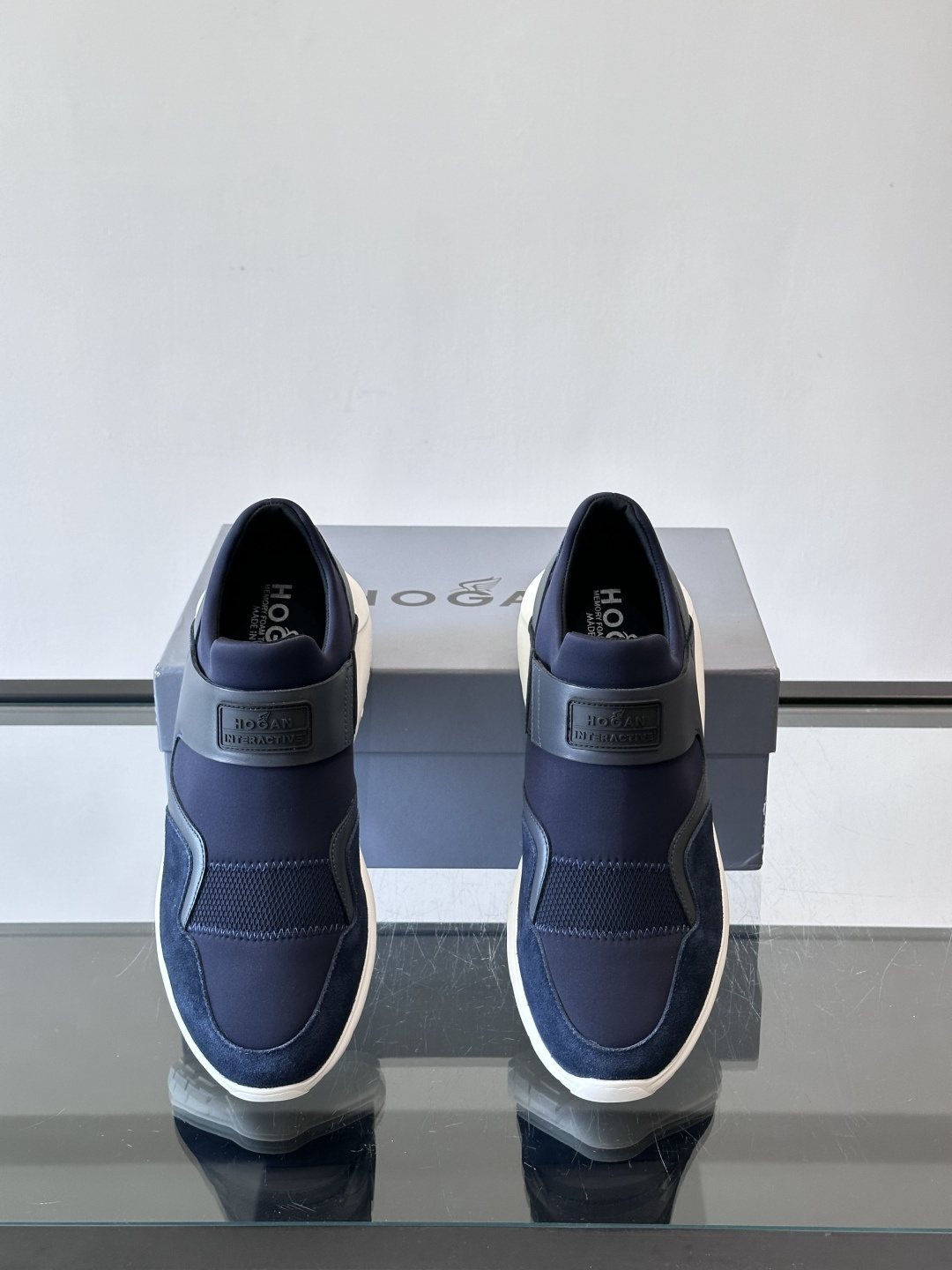 Hogan 男士运动鞋，意大利制造，多色拼接设计，织物+牛皮+橡胶鞋底，轻便透气又耐穿。一脚蹬+记忆棉鞋