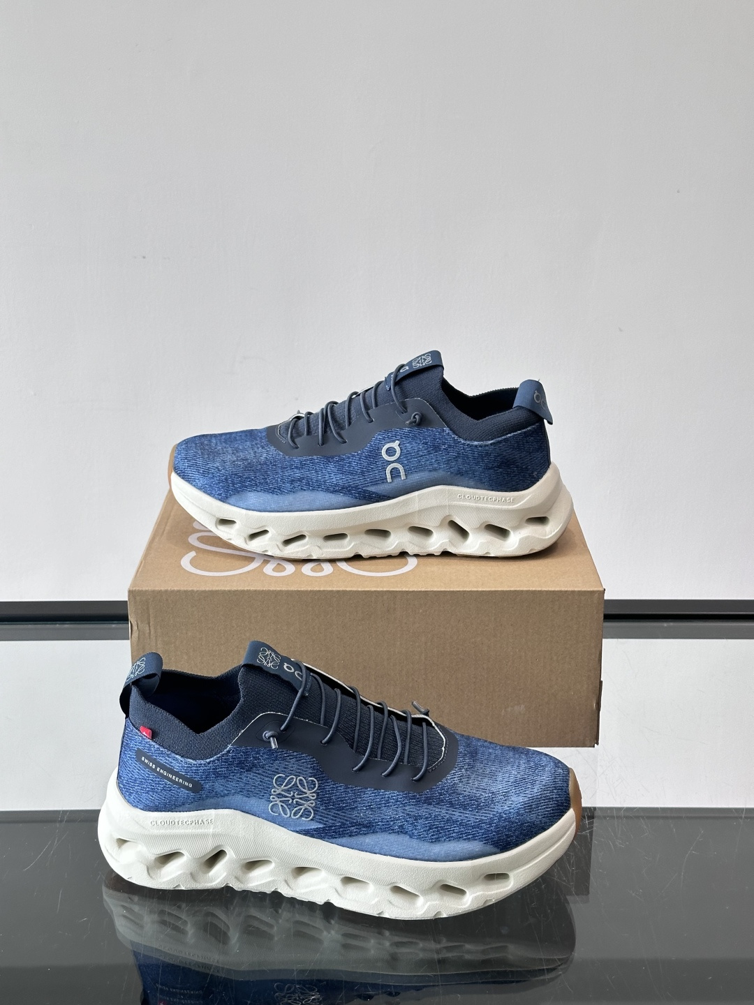 LOEWE X ON Cloudtilt联名运动鞋👟LOEWE和ON联名的Cloudtilt运动鞋，第八