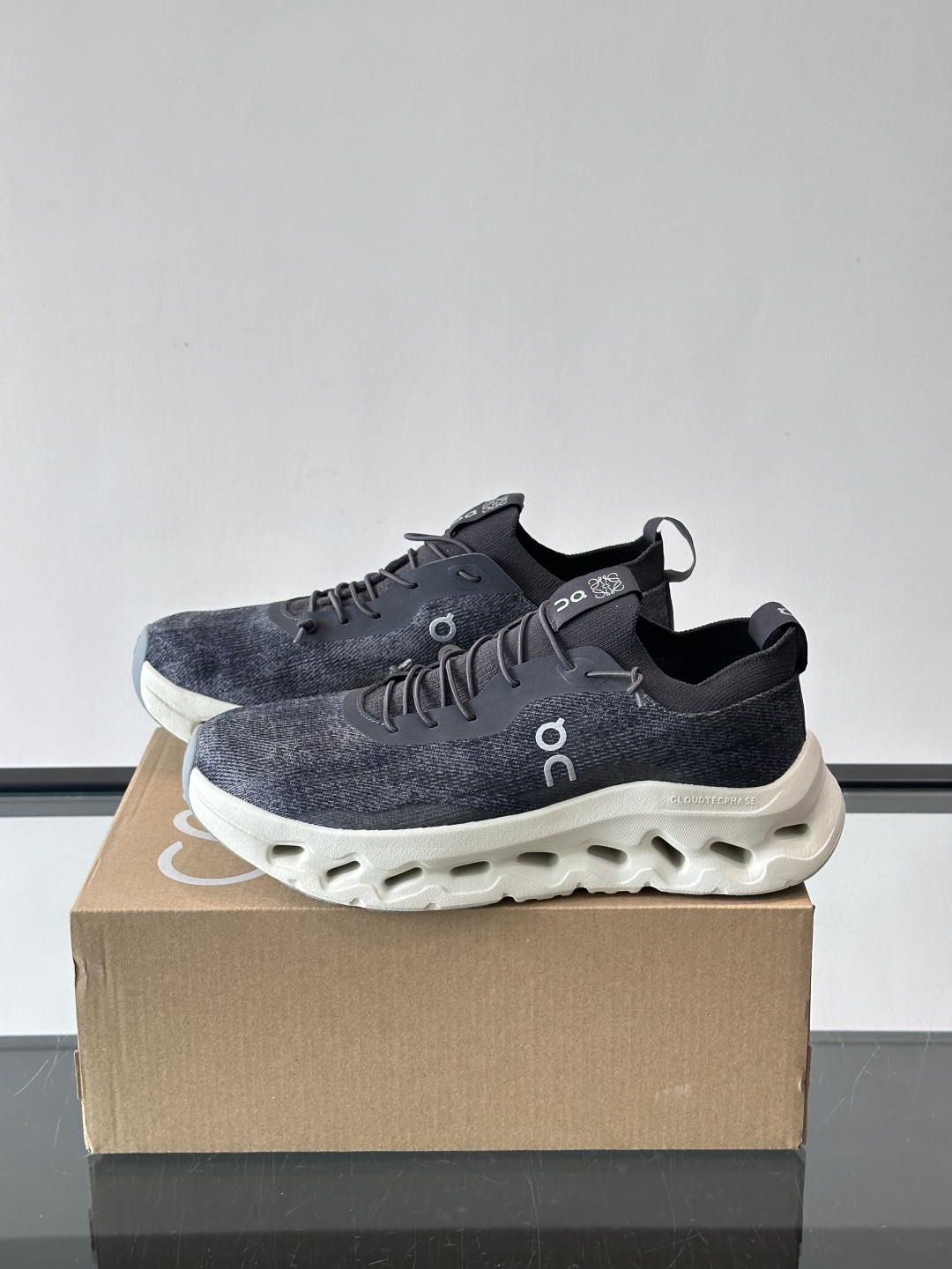 LOEWE X ON Cloudtilt联名运动鞋👟LOEWE和ON联名的Cloudtilt运动鞋，第八