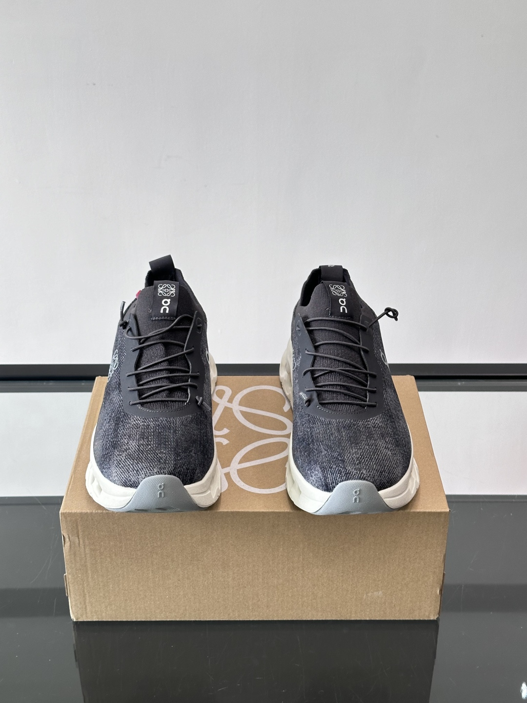 LOEWE X ON Cloudtilt联名运动鞋👟LOEWE和ON联名的Cloudtilt运动鞋，第八