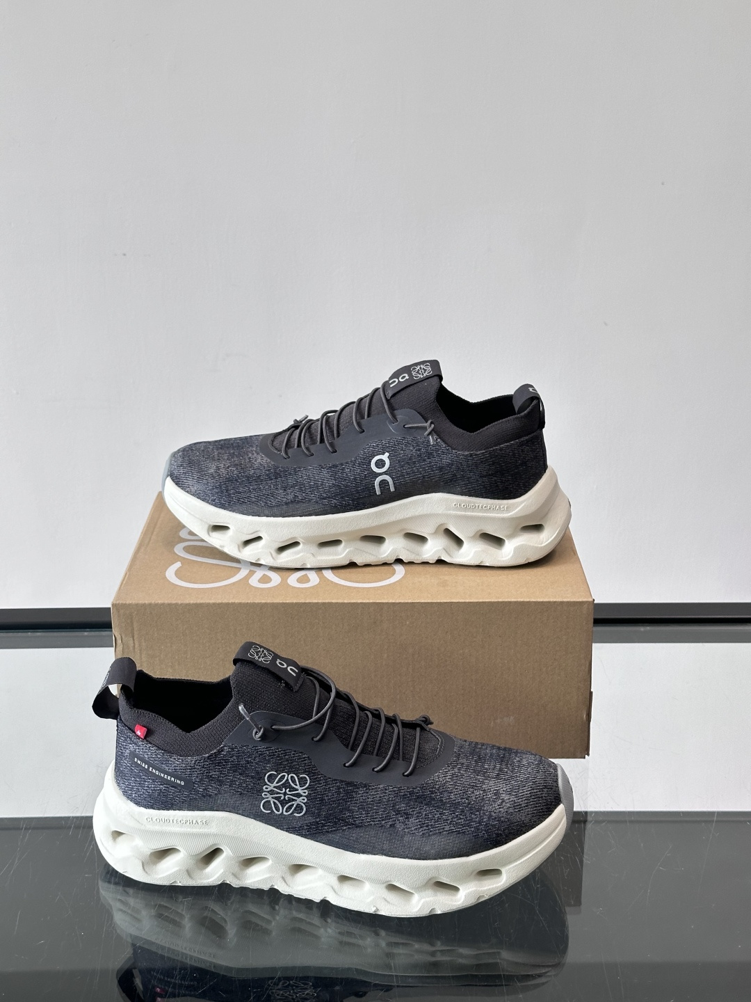 LOEWE X ON Cloudtilt联名运动鞋👟LOEWE和ON联名的Cloudtilt运动鞋，第八