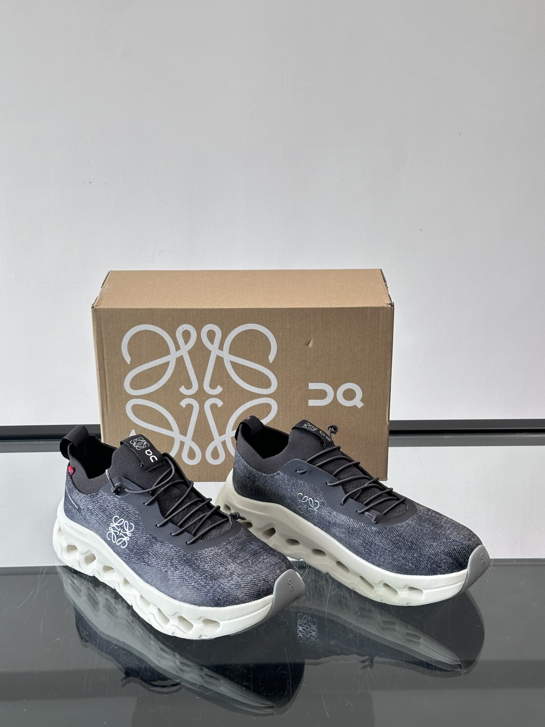 LOEWE X ON Cloudtilt联名运动鞋👟LOEWE和ON联名的Cloudtilt运动鞋，第八