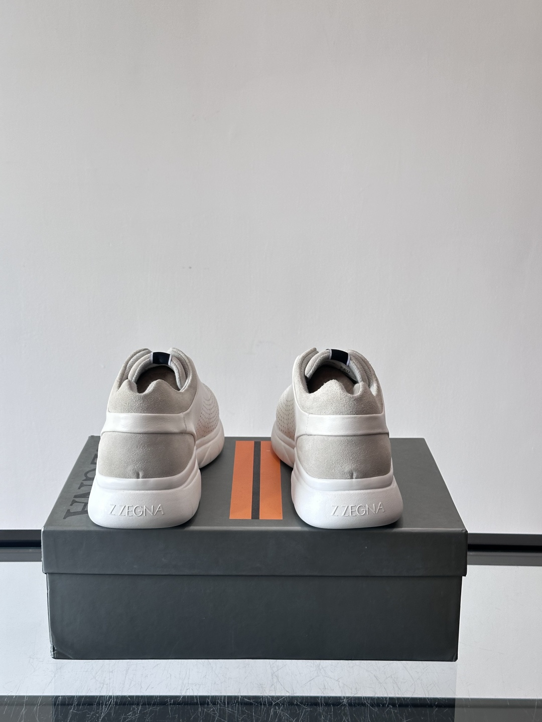 Zegna/杰尼亚 新款男士休闲运动鞋，原材料代工 采用进口小牛皮制作，舒适透气，皮质细腻 精致有光泽 