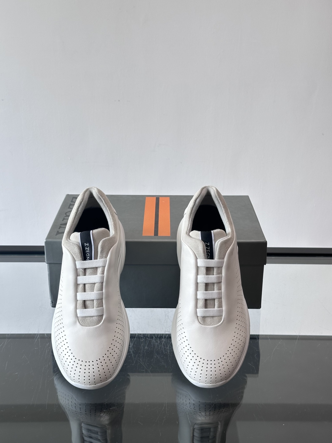 Zegna/杰尼亚 新款男士休闲运动鞋，原材料代工 采用进口小牛皮制作，舒适透气，皮质细腻 精致有光泽 