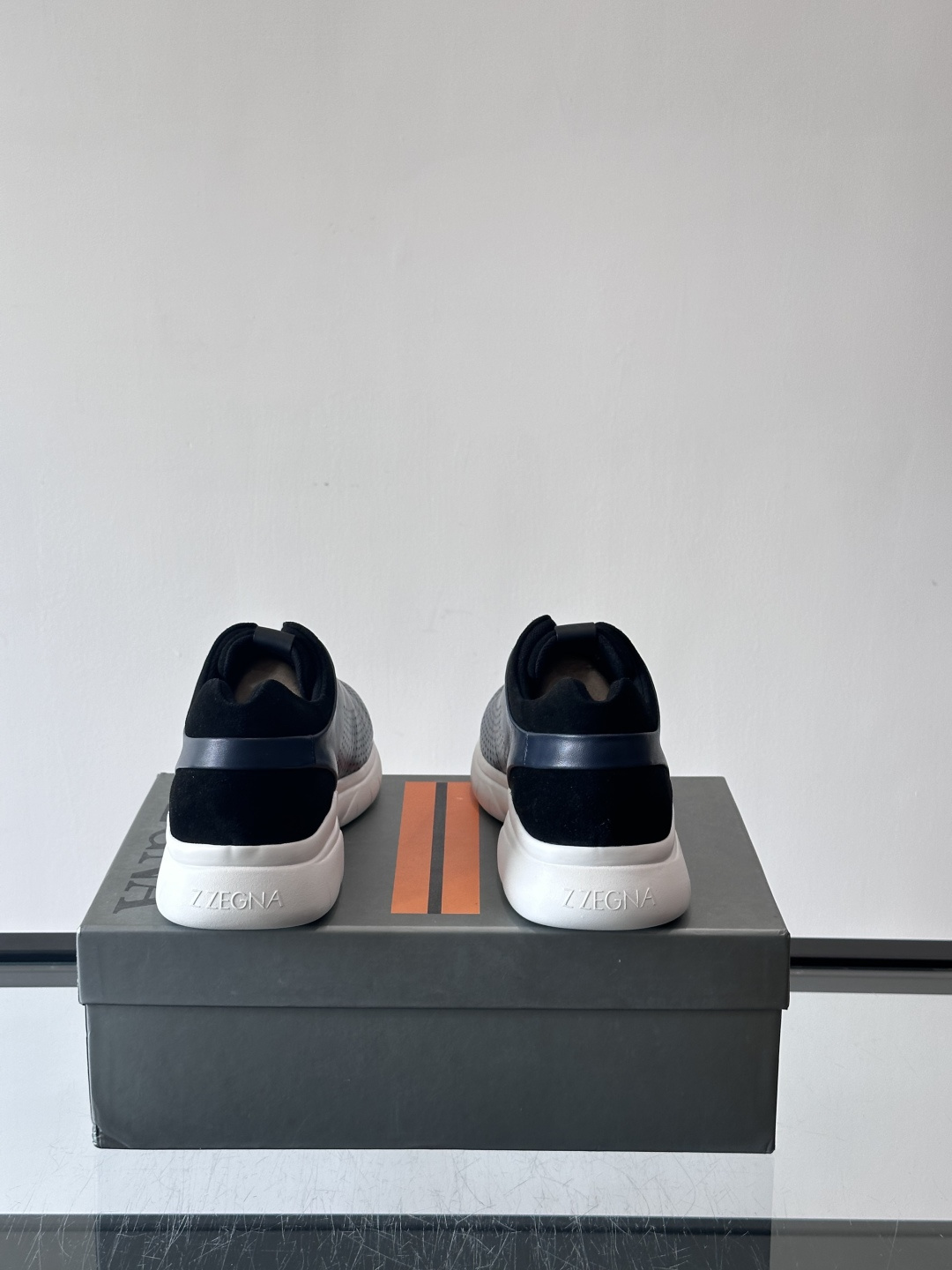 Zegna/杰尼亚 新款男士休闲运动鞋，原材料代工 采用进口小牛皮制作，舒适透气，皮质细腻 精致有光泽 