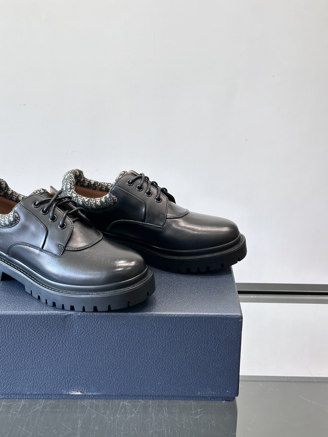 Dior 2026春季ExPlor德比鞋，黑色皮革+Oblique印花拼接，细节满分！厚底橡胶鞋底，防滑