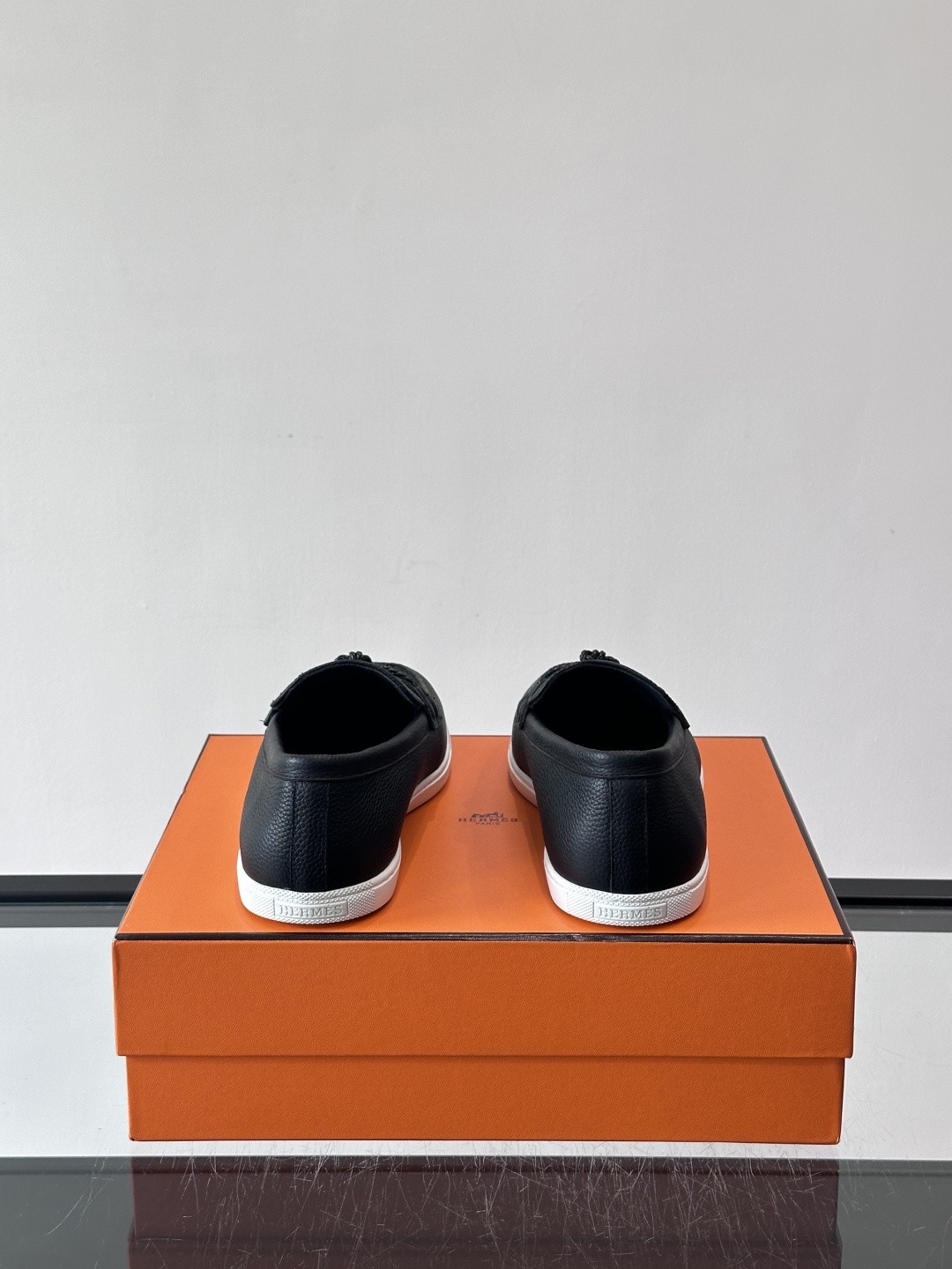 爱马仕Ignacio乐福鞋，选用小牛皮，搭配皮革编绳和“Chaine d'Ancre”鞋扣，航海风格超有