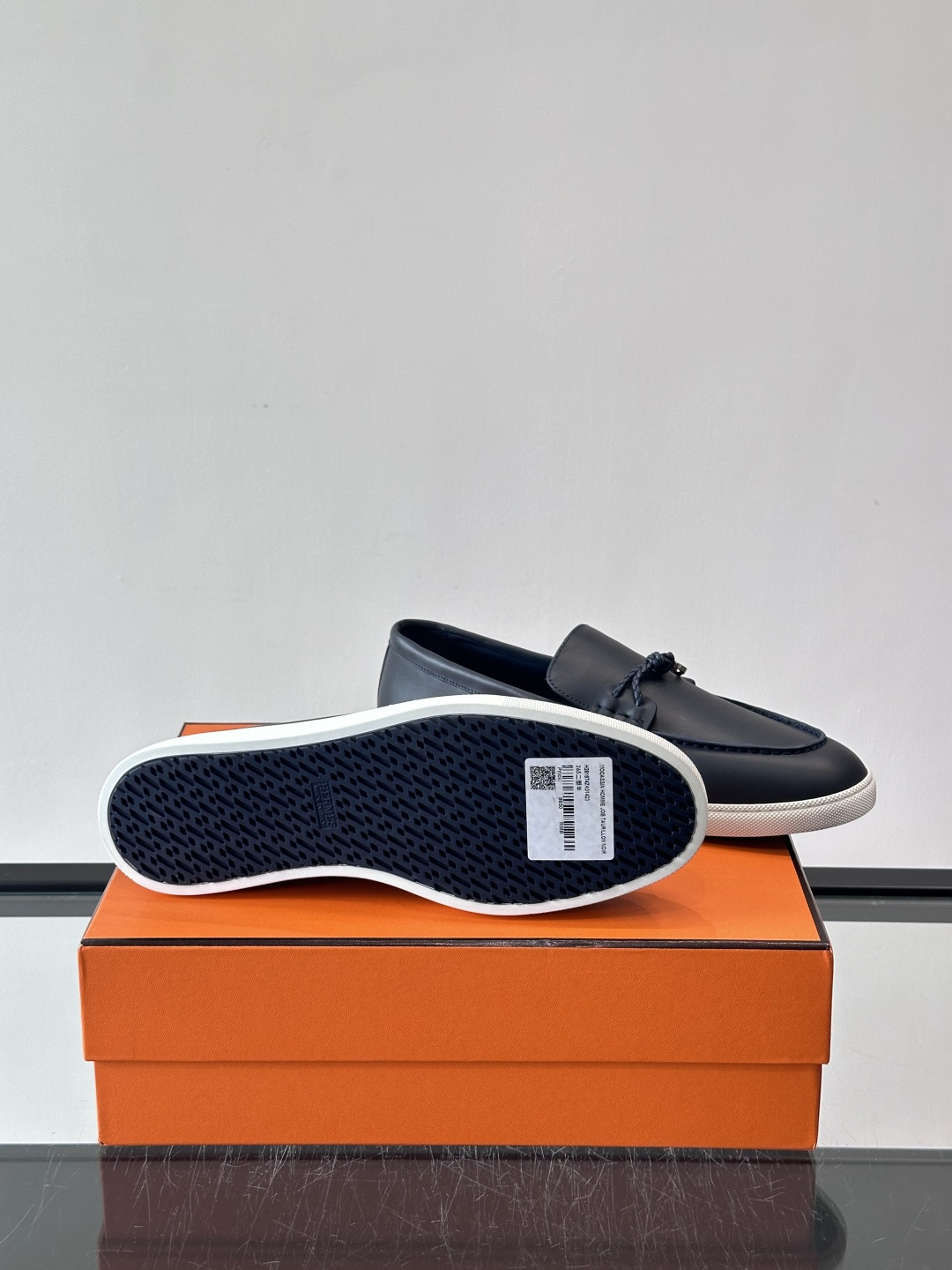 爱马仕Ignacio乐福鞋，选用小牛皮，搭配皮革编绳和“Chaine d'Ancre”鞋扣，航海风格超有