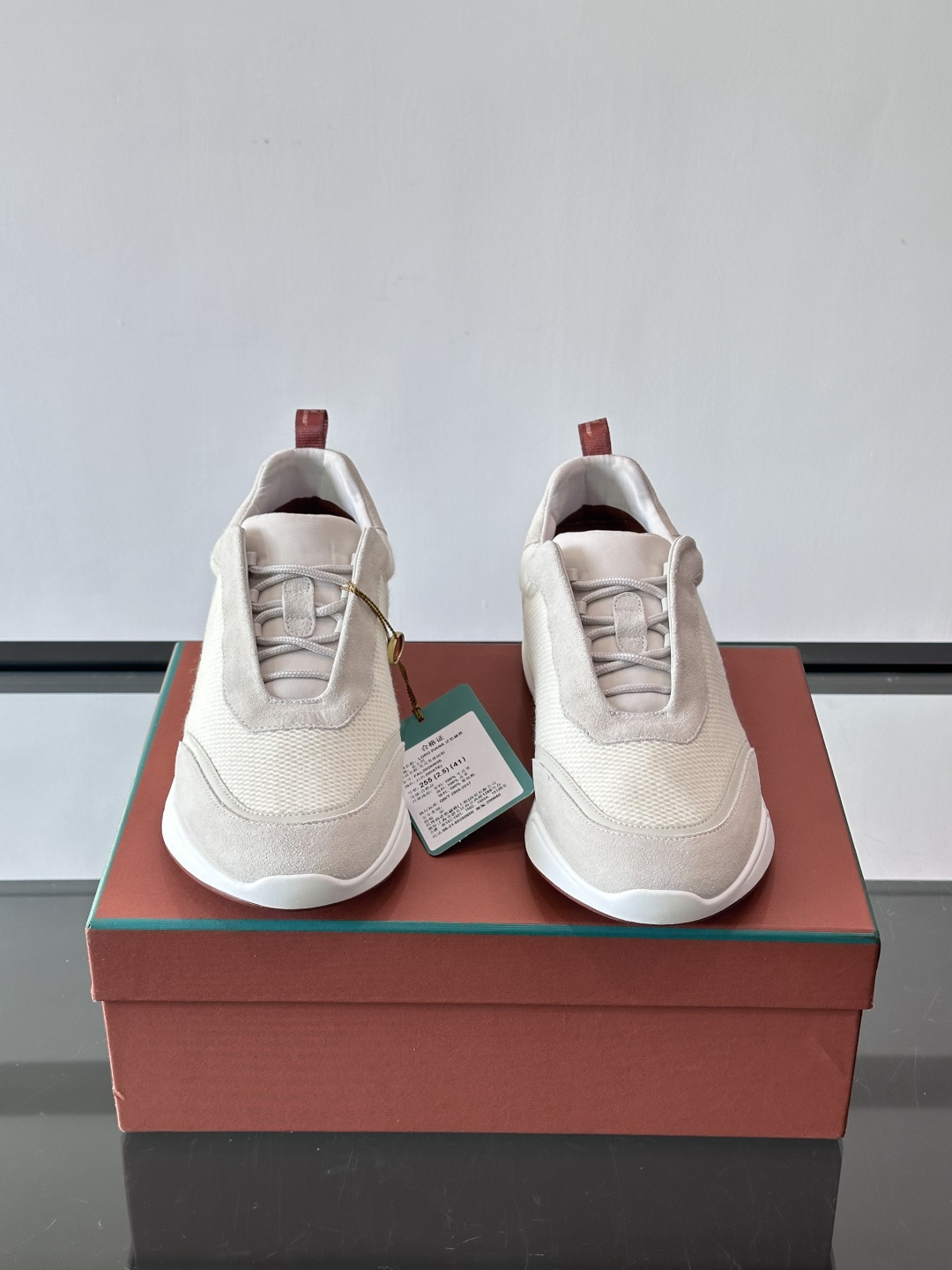 Loro Piana Modular Walk休闲鞋，羊毛针织+牛反绒拼接，质感细腻又高级。高弹乳胶鞋垫