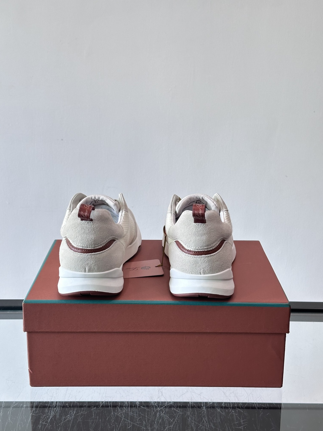 Loro Piana Modular Walk休闲鞋，羊毛针织+牛反绒拼接，质感细腻又高级。高弹乳胶鞋垫