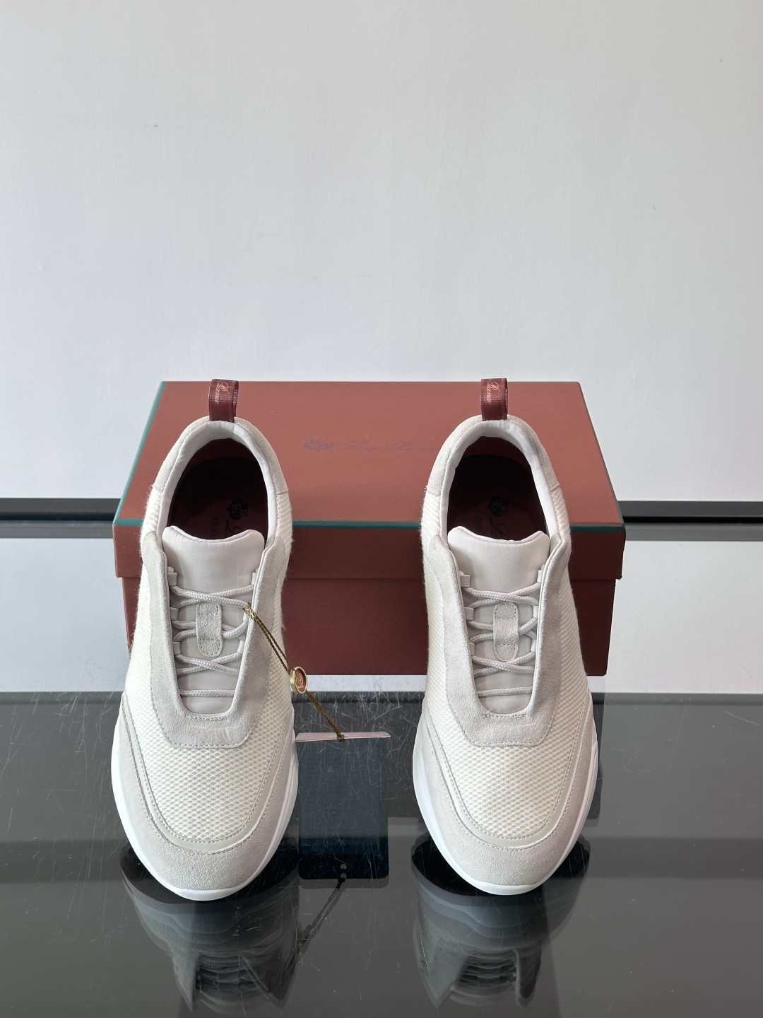 Loro Piana Modular Walk休闲鞋，羊毛针织+牛反绒拼接，质感细腻又高级。高弹乳胶鞋垫