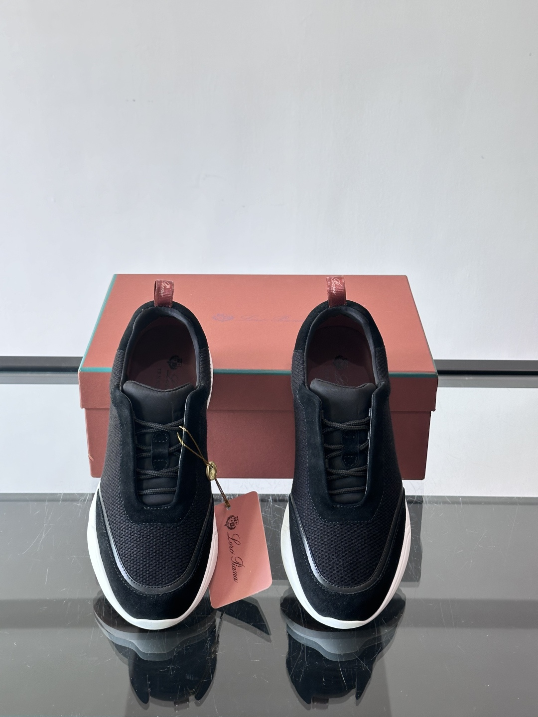 Loro Piana Modular Walk休闲鞋，羊毛针织+牛反绒拼接，质感细腻又高级。高弹乳胶鞋垫