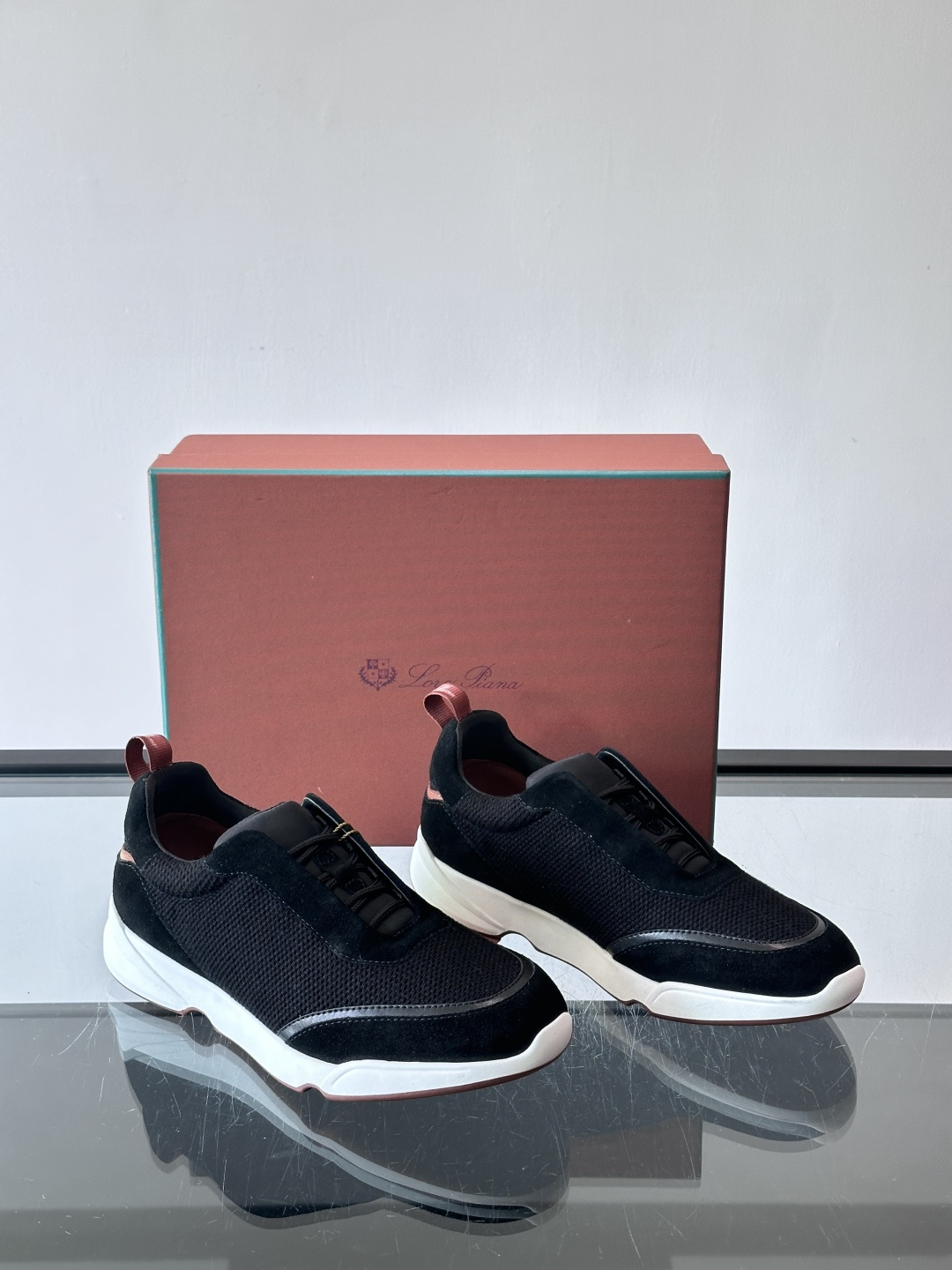 Loro Piana Modular Walk休闲鞋，羊毛针织+牛反绒拼接，质感细腻又高级。高弹乳胶鞋垫