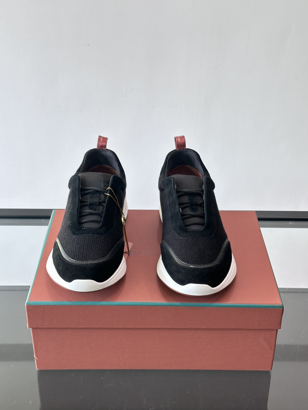 Loro Piana Modular Walk休闲鞋，羊毛针织+牛反绒拼接，质感细腻又高级。高弹乳胶鞋垫