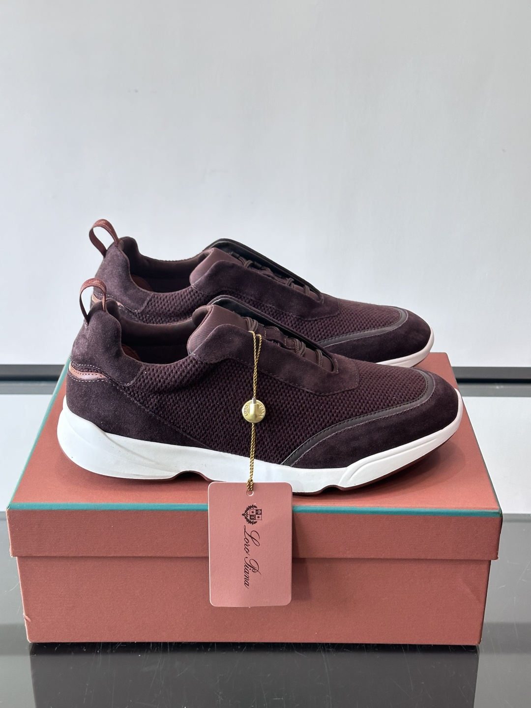 Loro Piana Modular Walk休闲鞋，羊毛针织+牛反绒拼接，质感细腻又高级。高弹乳胶鞋垫