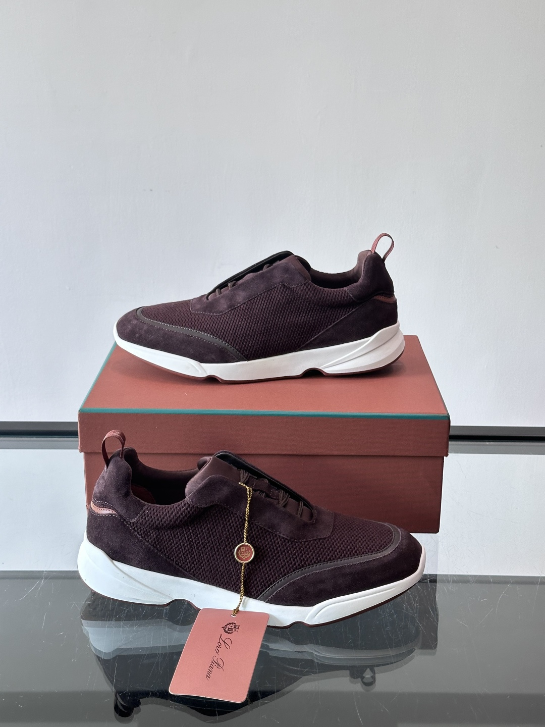 Loro Piana Modular Walk休闲鞋，羊毛针织+牛反绒拼接，质感细腻又高级。高弹乳胶鞋垫