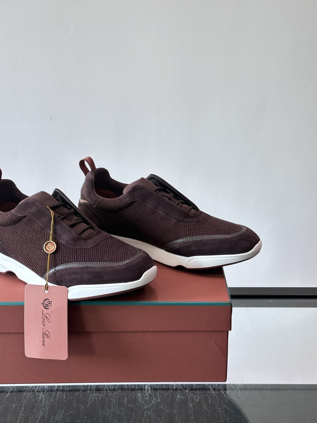 Loro Piana Modular Walk休闲鞋，羊毛针织+牛反绒拼接，质感细腻又高级。高弹乳胶鞋垫