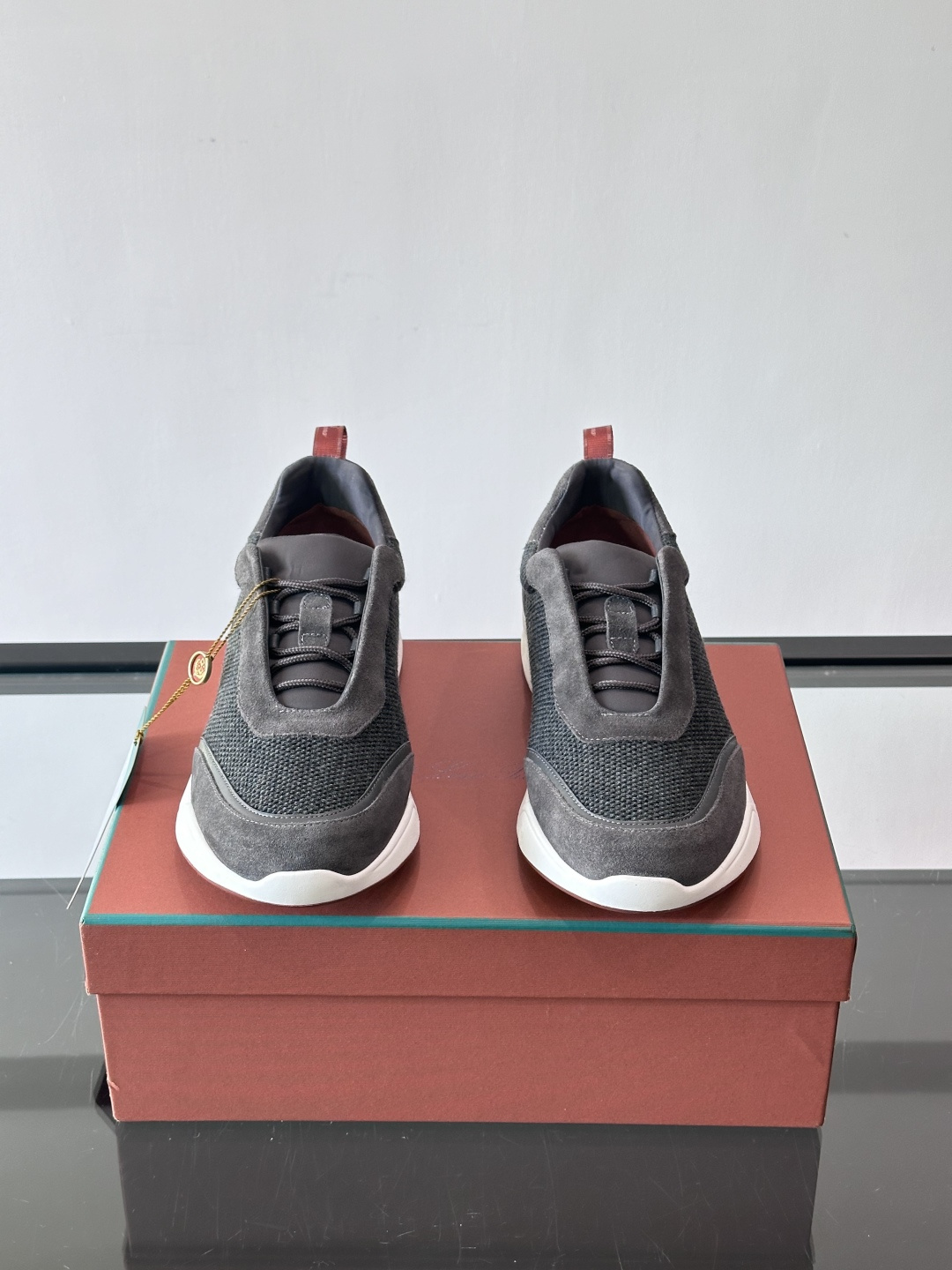 Loro Piana Modular Walk休闲鞋，羊毛针织+牛反绒拼接，质感细腻又高级。高弹乳胶鞋垫