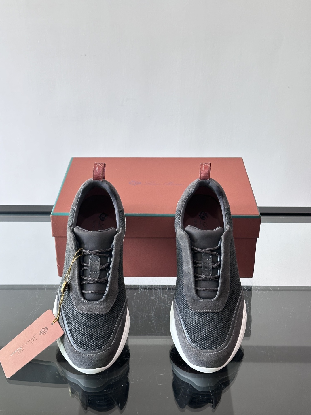 Loro Piana Modular Walk休闲鞋，羊毛针织+牛反绒拼接，质感细腻又高级。高弹乳胶鞋垫