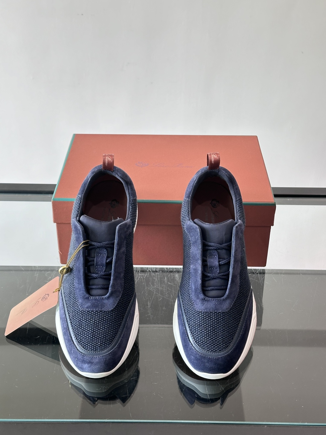 Loro Piana Modular Walk休闲鞋，羊毛针织+牛反绒拼接，质感细腻又高级。高弹乳胶鞋垫