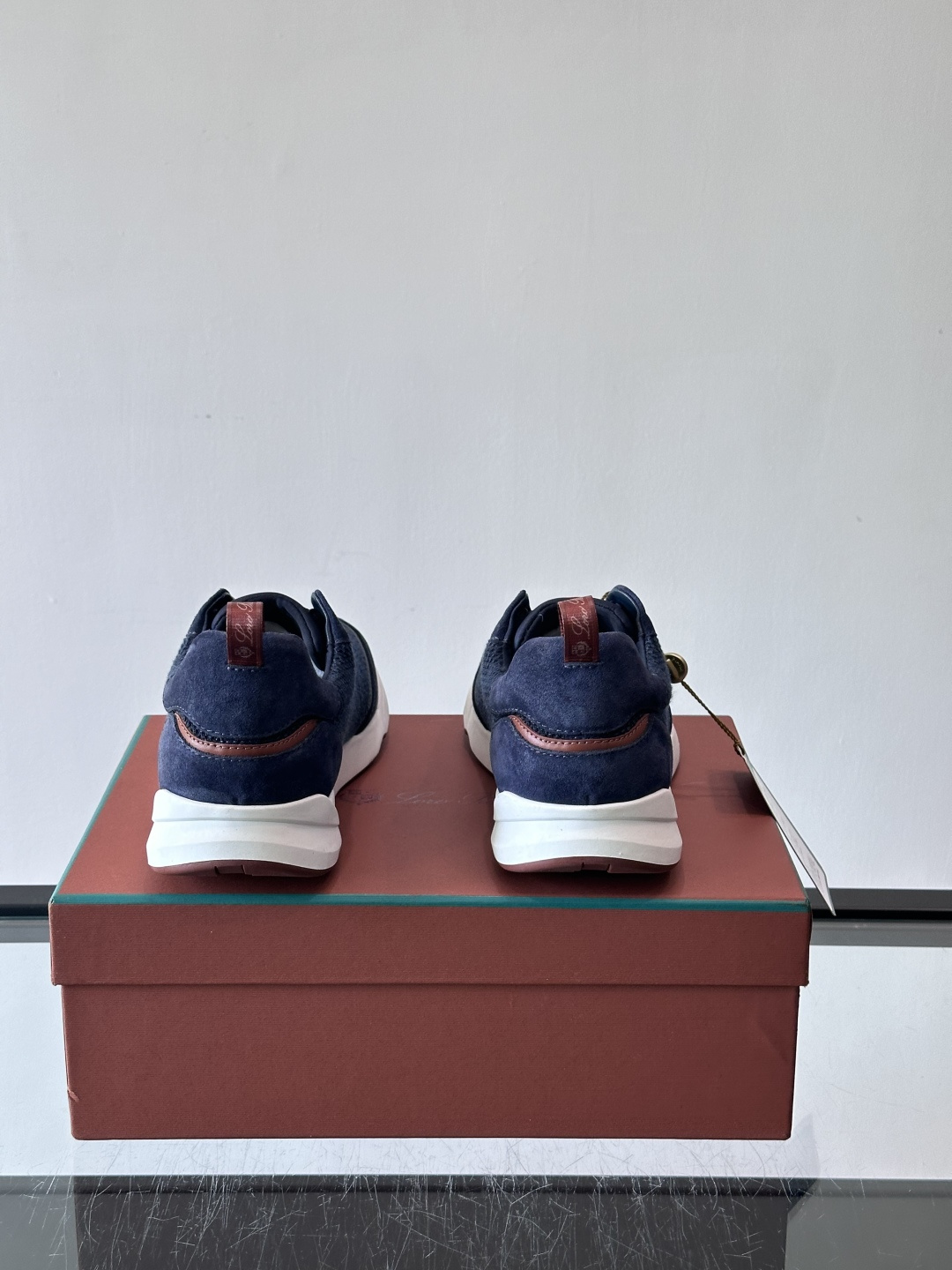 Loro Piana Modular Walk休闲鞋，羊毛针织+牛反绒拼接，质感细腻又高级。高弹乳胶鞋垫