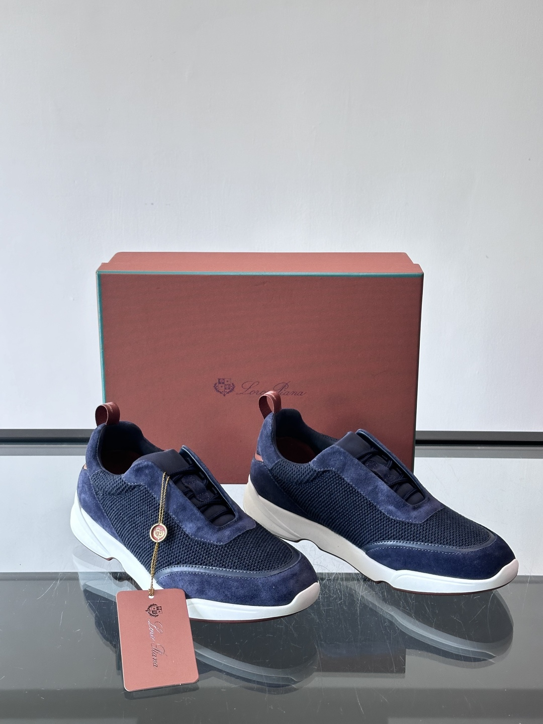 Loro Piana Modular Walk休闲鞋，羊毛针织+牛反绒拼接，质感细腻又高级。高弹乳胶鞋垫