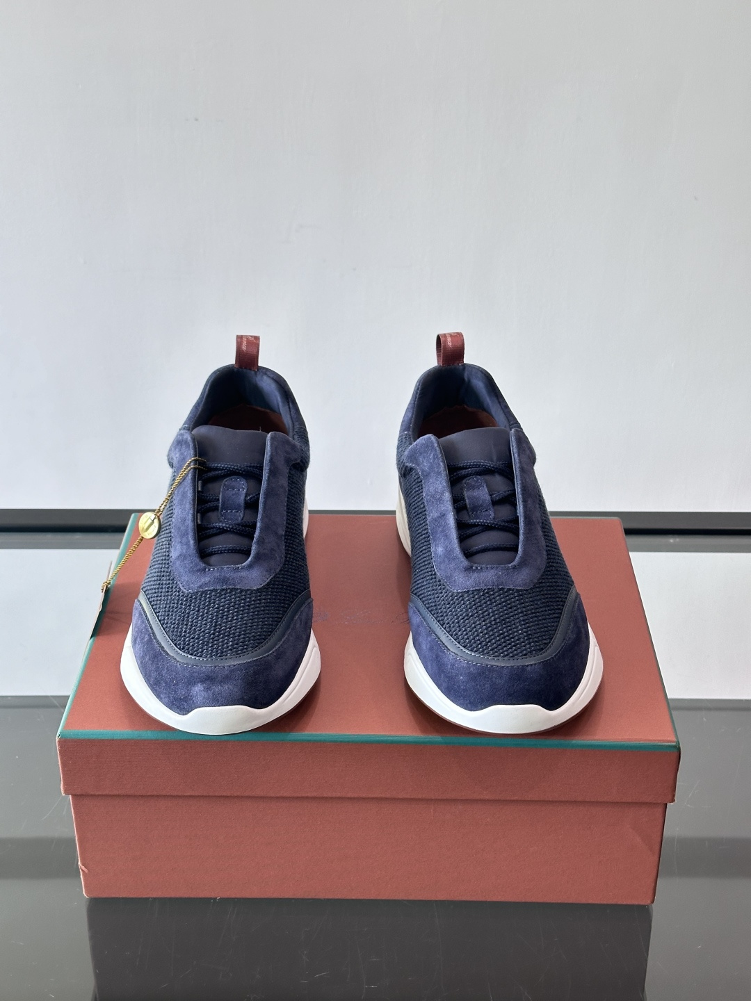 Loro Piana Modular Walk休闲鞋，羊毛针织+牛反绒拼接，质感细腻又高级。高弹乳胶鞋垫