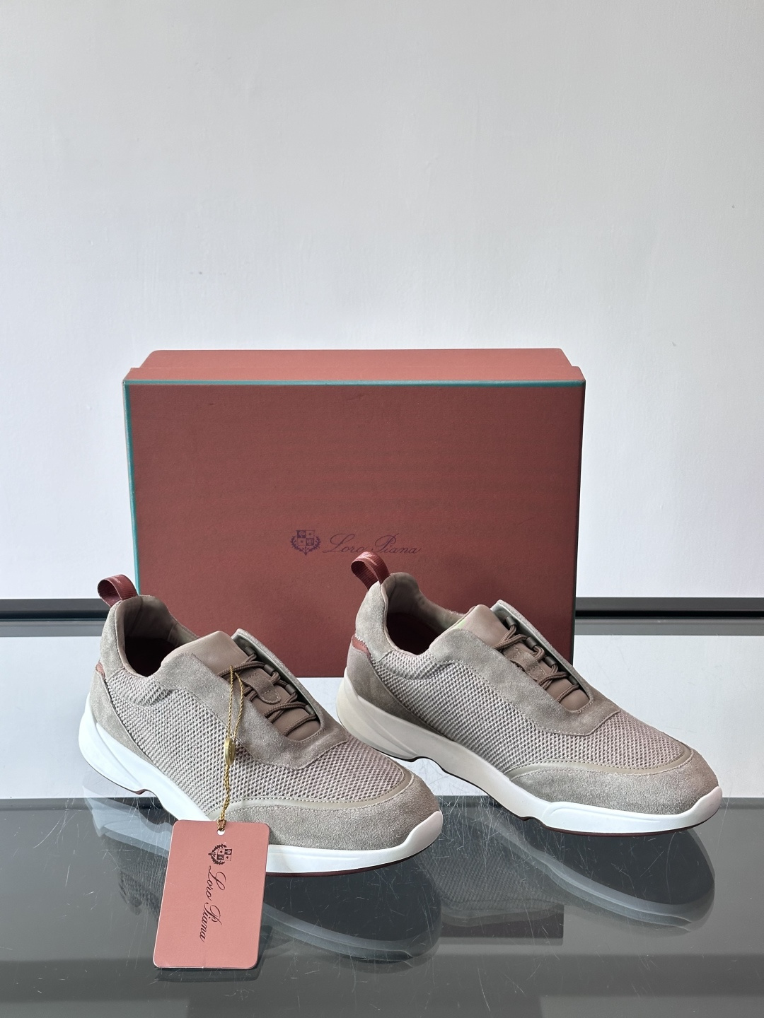 Loro Piana Modular Walk休闲鞋，羊毛针织+牛反绒拼接，质感细腻又高级。高弹乳胶鞋垫