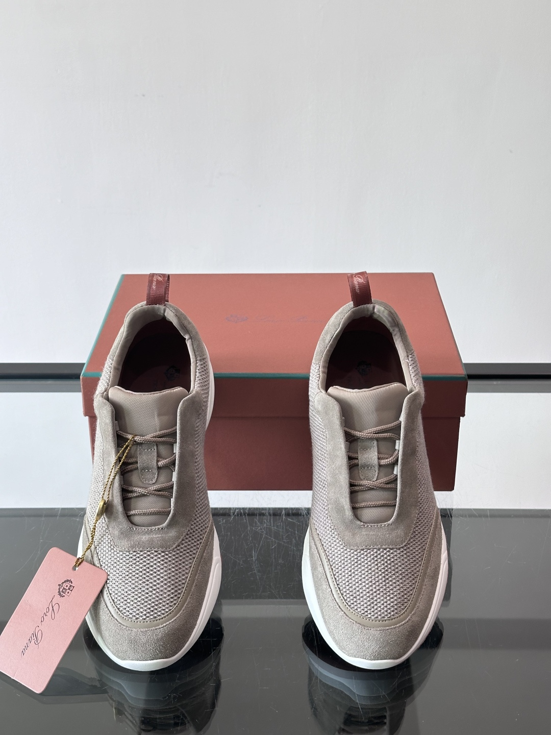 Loro Piana Modular Walk休闲鞋，羊毛针织+牛反绒拼接，质感细腻又高级。高弹乳胶鞋垫