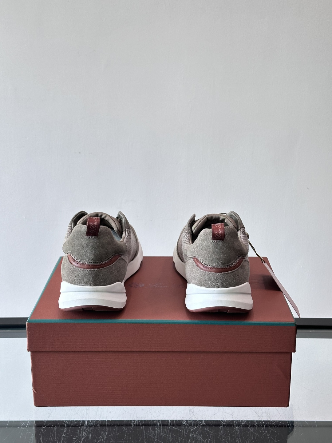 Loro Piana Modular Walk休闲鞋，羊毛针织+牛反绒拼接，质感细腻又高级。高弹乳胶鞋垫