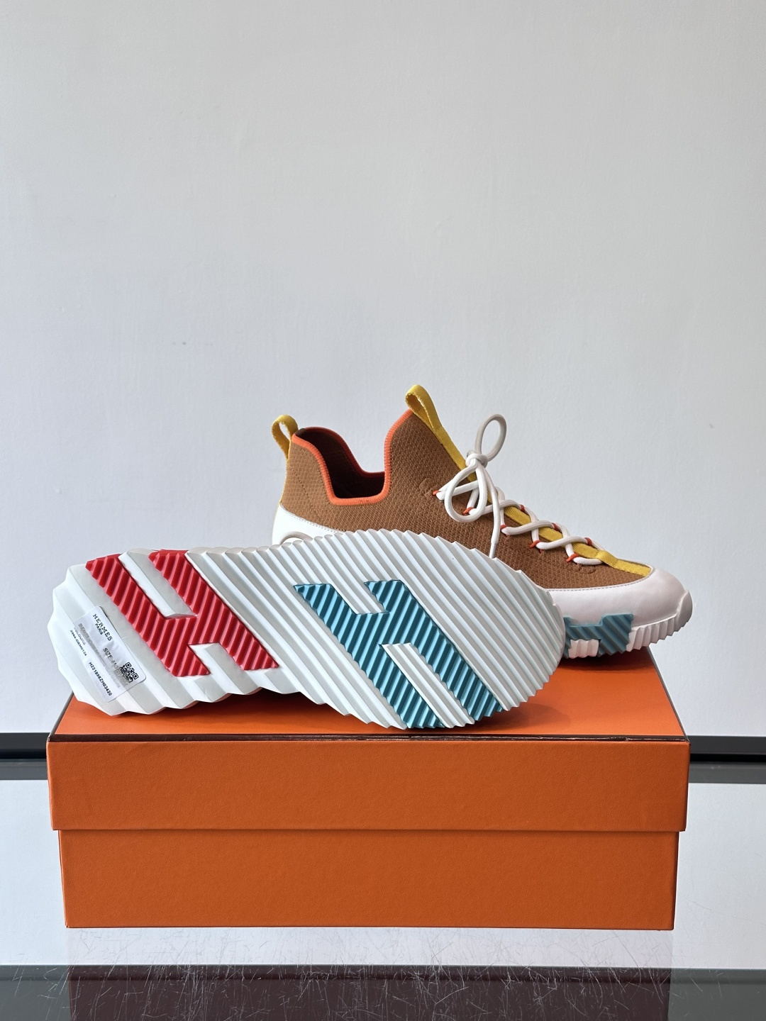 H家🏠爱马仕🐎Bouning系列男士运动鞋，采用飞织工艺制作+麂皮拼接，搭配橡胶鞋底，撞色设计超有辨识度