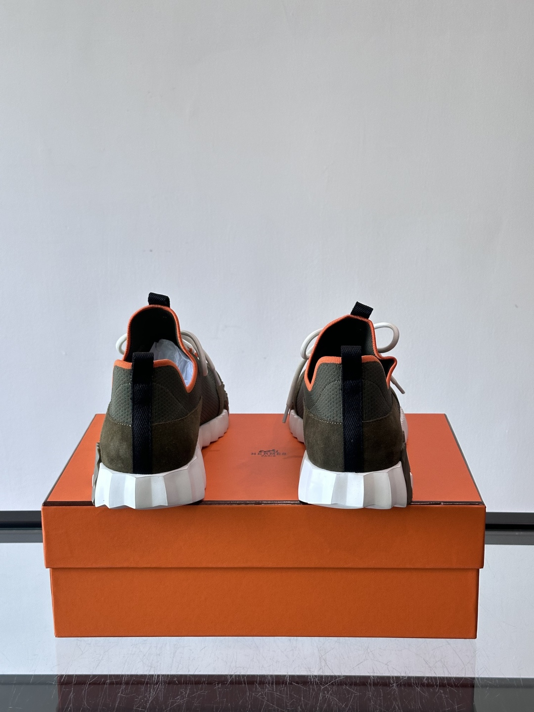 H家🏠爱马仕🐎Bouning系列男士运动鞋，采用飞织工艺制作+麂皮拼接，搭配橡胶鞋底，撞色设计超有辨识度