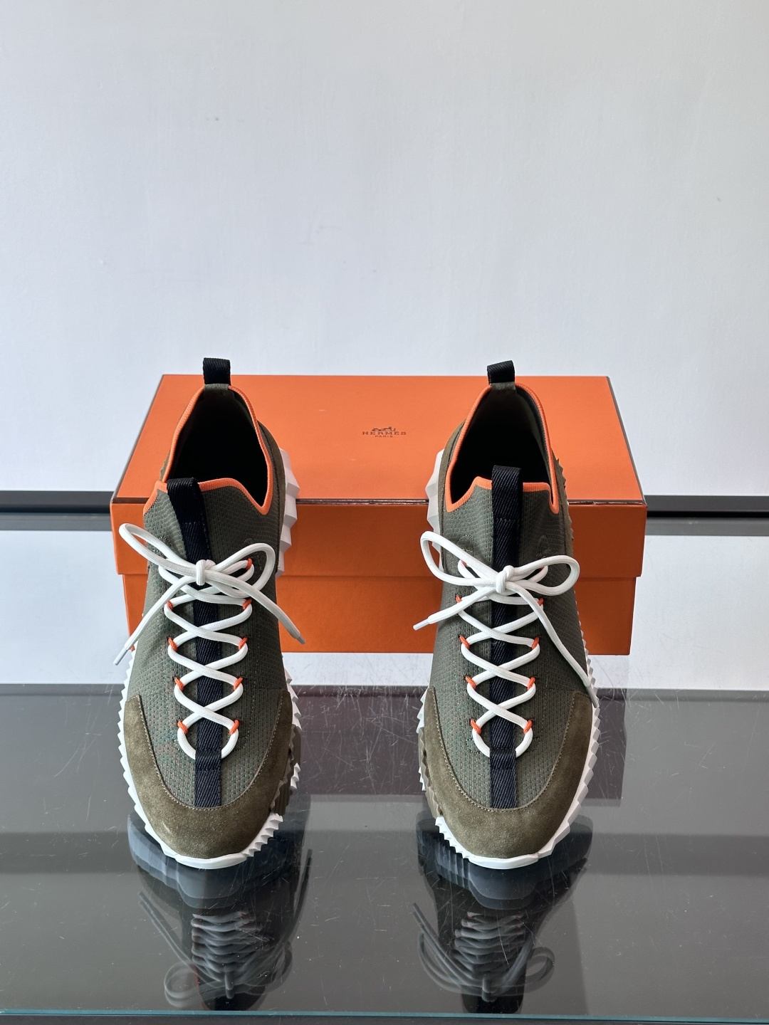 H家🏠爱马仕🐎Bouning系列男士运动鞋，采用飞织工艺制作+麂皮拼接，搭配橡胶鞋底，撞色设计超有辨识度