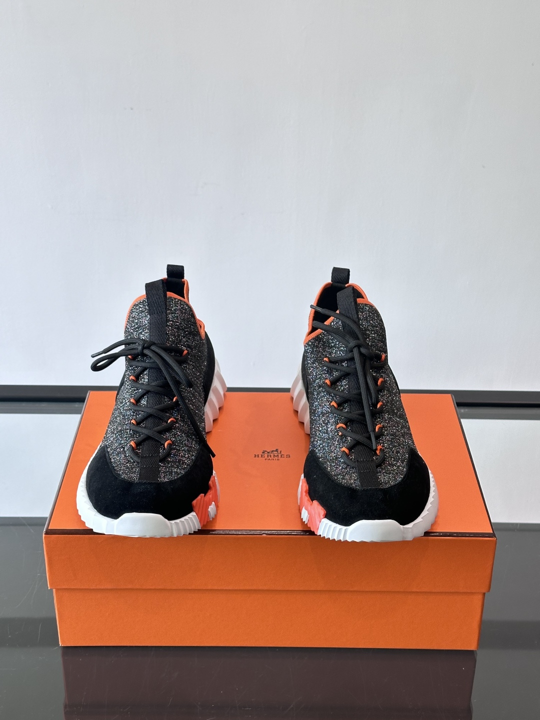 H家🏠爱马仕🐎Bouning系列男士运动鞋，采用飞织工艺制作+麂皮拼接，搭配橡胶鞋底，撞色设计超有辨识度