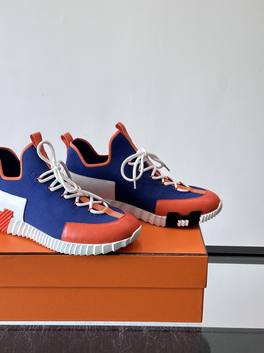 H家🏠爱马仕🐎Bouning系列男士运动鞋，采用飞织工艺制作+麂皮拼接，搭配橡胶鞋底，撞色设计超有辨识度