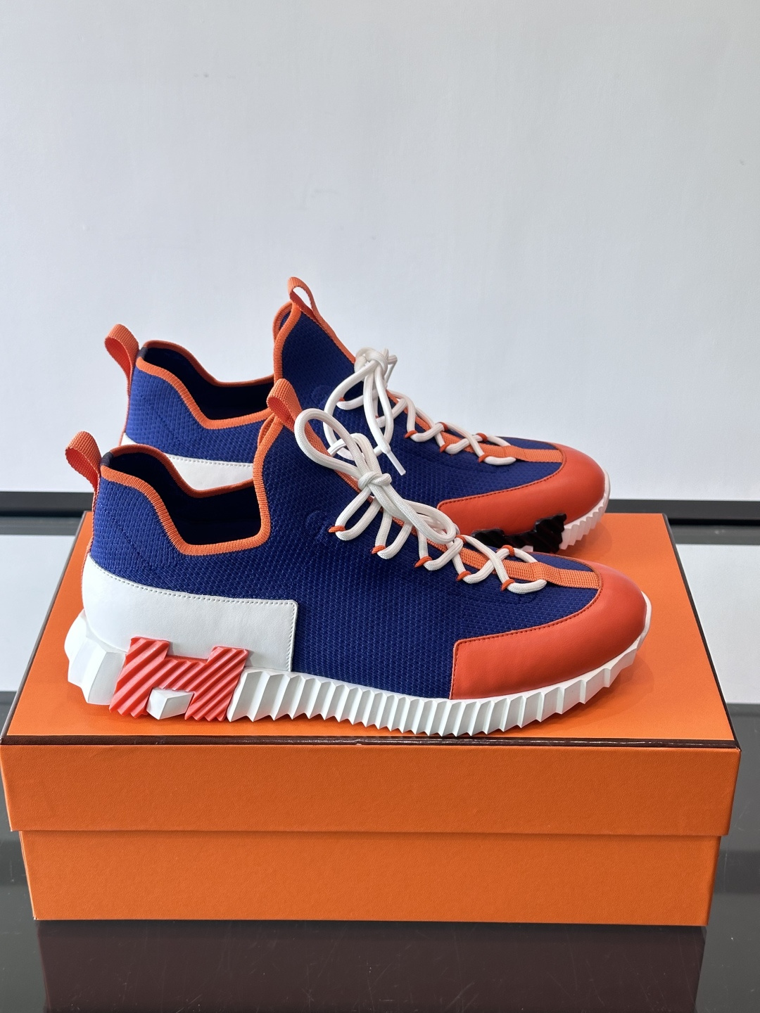 H家🏠爱马仕🐎Bouning系列男士运动鞋，采用飞织工艺制作+麂皮拼接，搭配橡胶鞋底，撞色设计超有辨识度