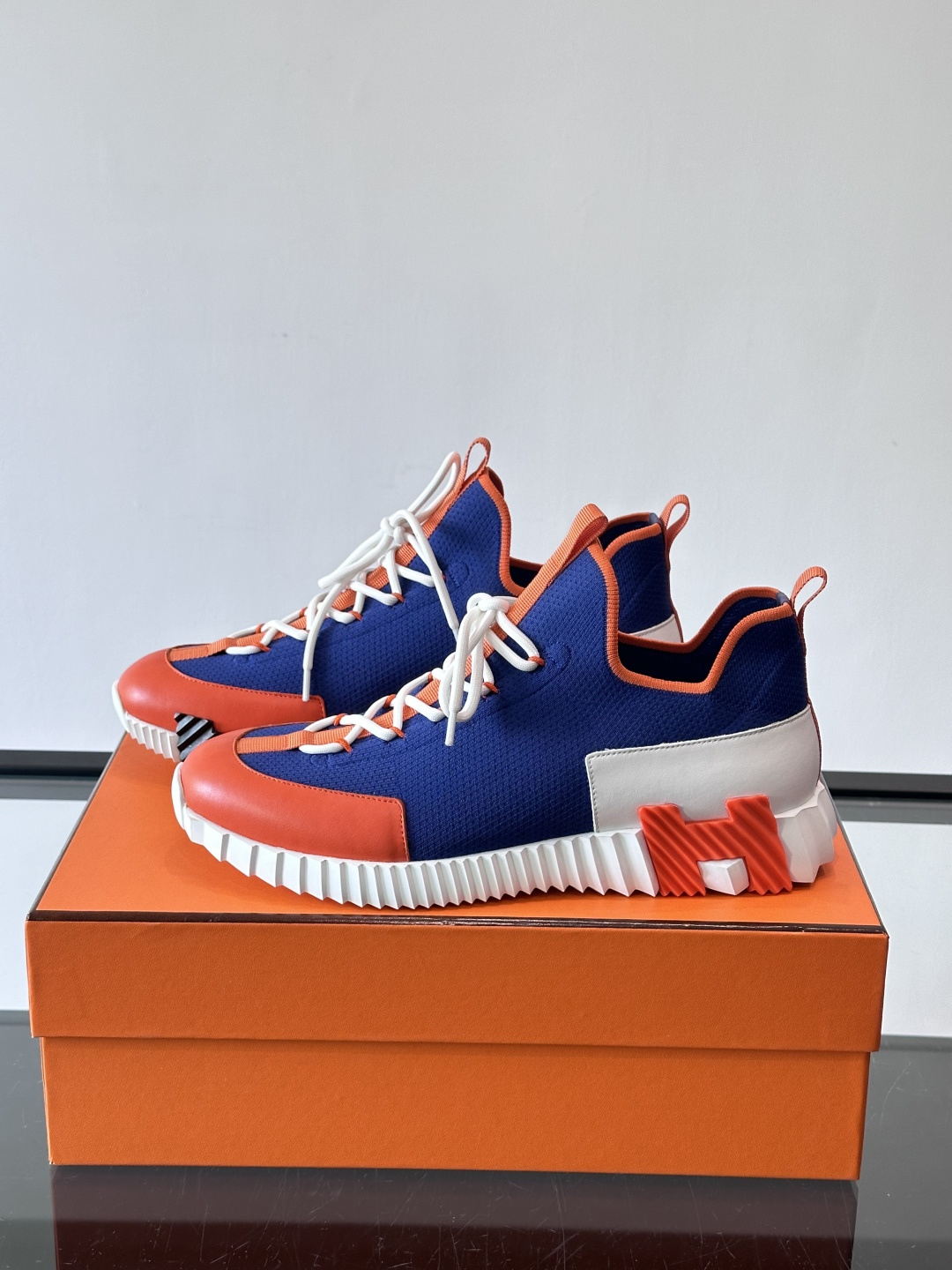 H家🏠爱马仕🐎Bouning系列男士运动鞋，采用飞织工艺制作+麂皮拼接，搭配橡胶鞋底，撞色设计超有辨识度