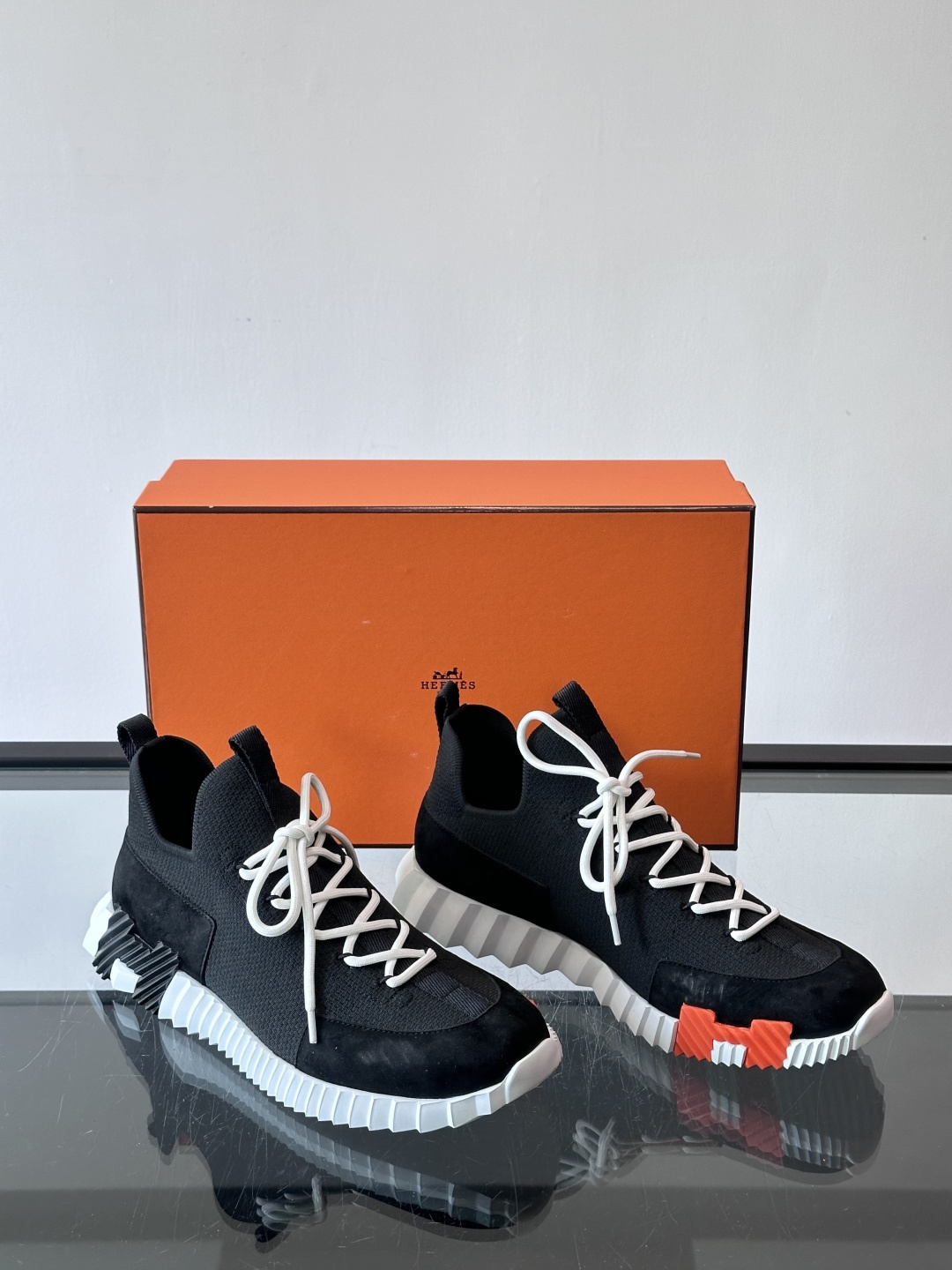 H家🏠爱马仕🐎Bouning系列男士运动鞋，采用飞织工艺制作+麂皮拼接，搭配橡胶鞋底，撞色设计超有辨识度