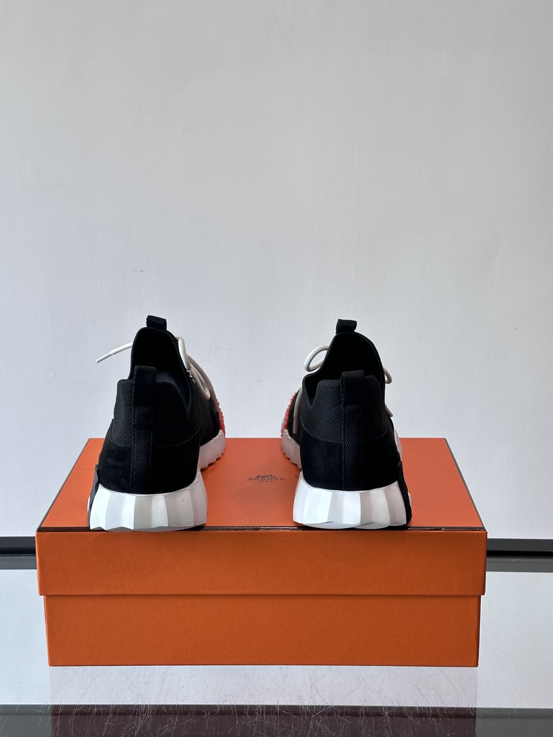 H家🏠爱马仕🐎Bouning系列男士运动鞋，采用飞织工艺制作+麂皮拼接，搭配橡胶鞋底，撞色设计超有辨识度