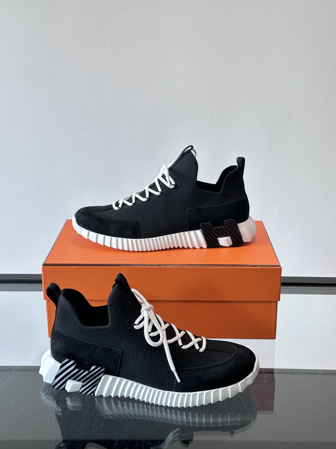 H家🏠爱马仕🐎Bouning系列男士运动鞋，采用飞织工艺制作+麂皮拼接，搭配橡胶鞋底，撞色设计超有辨识度