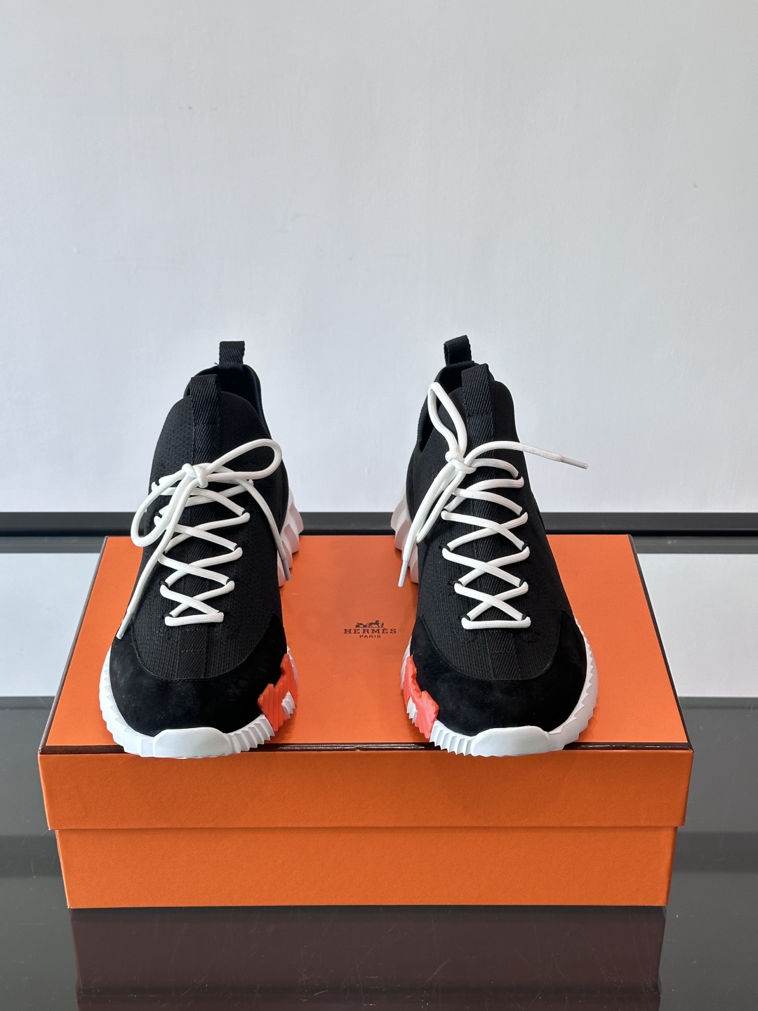H家🏠爱马仕🐎Bouning系列男士运动鞋，采用飞织工艺制作+麂皮拼接，搭配橡胶鞋底，撞色设计超有辨识度