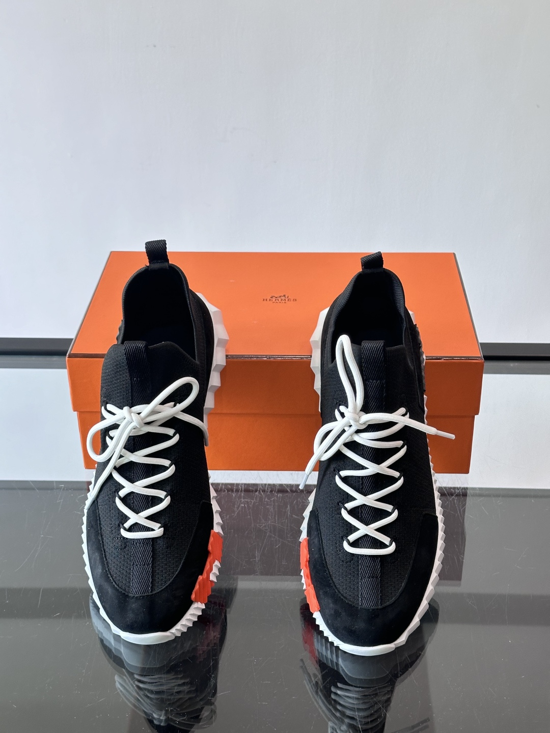 H家🏠爱马仕🐎Bouning系列男士运动鞋，采用飞织工艺制作+麂皮拼接，搭配橡胶鞋底，撞色设计超有辨识度
