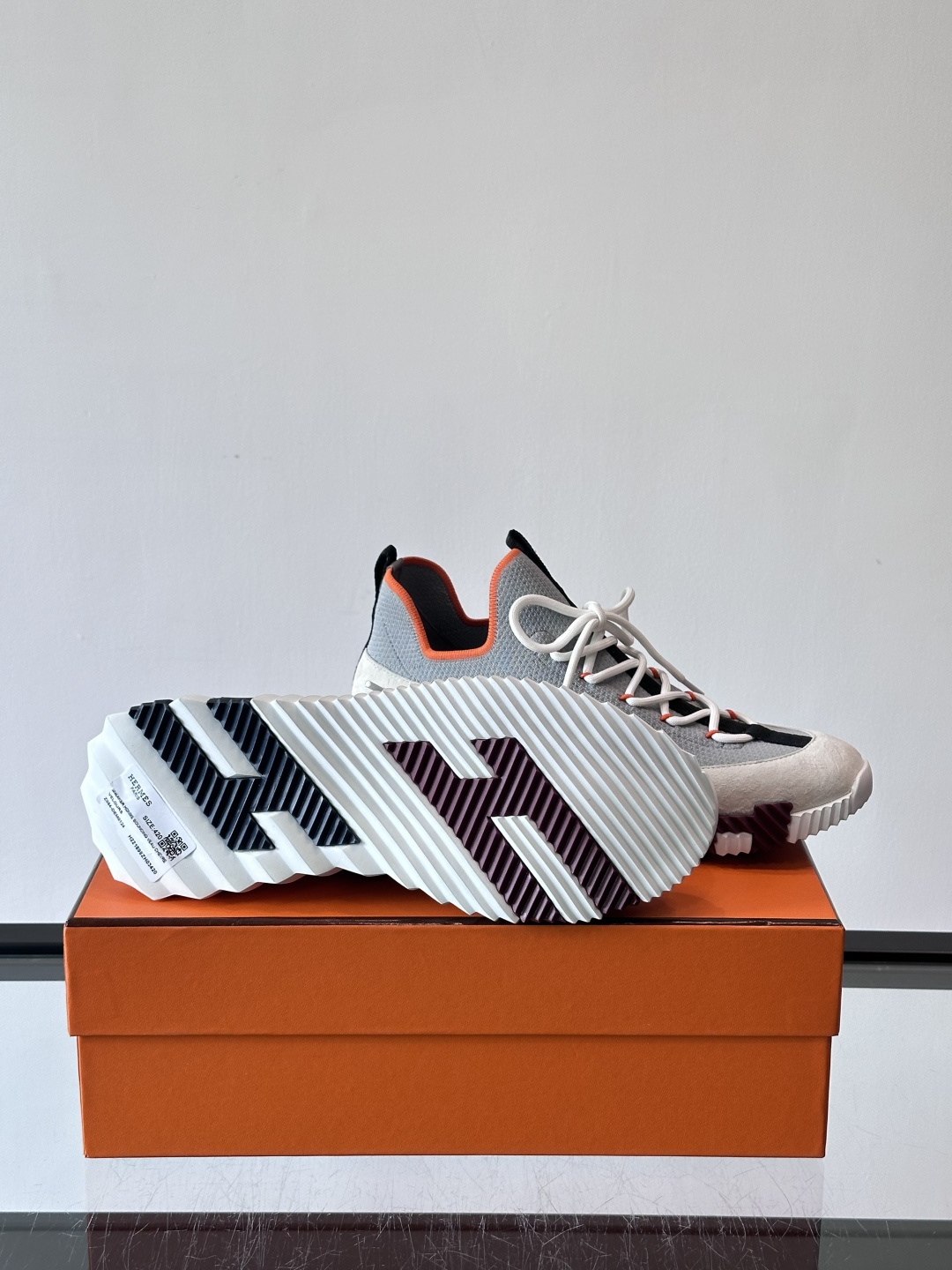 H家🏠爱马仕🐎Bouning系列男士运动鞋，采用飞织工艺制作+麂皮拼接，搭配橡胶鞋底，撞色设计超有辨识度