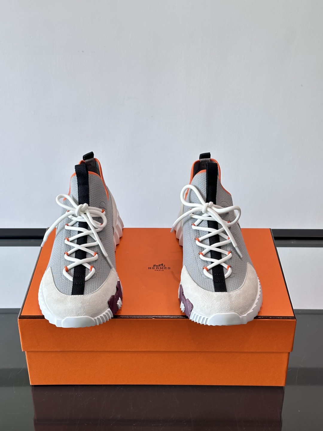H家🏠爱马仕🐎Bouning系列男士运动鞋，采用飞织工艺制作+麂皮拼接，搭配橡胶鞋底，撞色设计超有辨识度