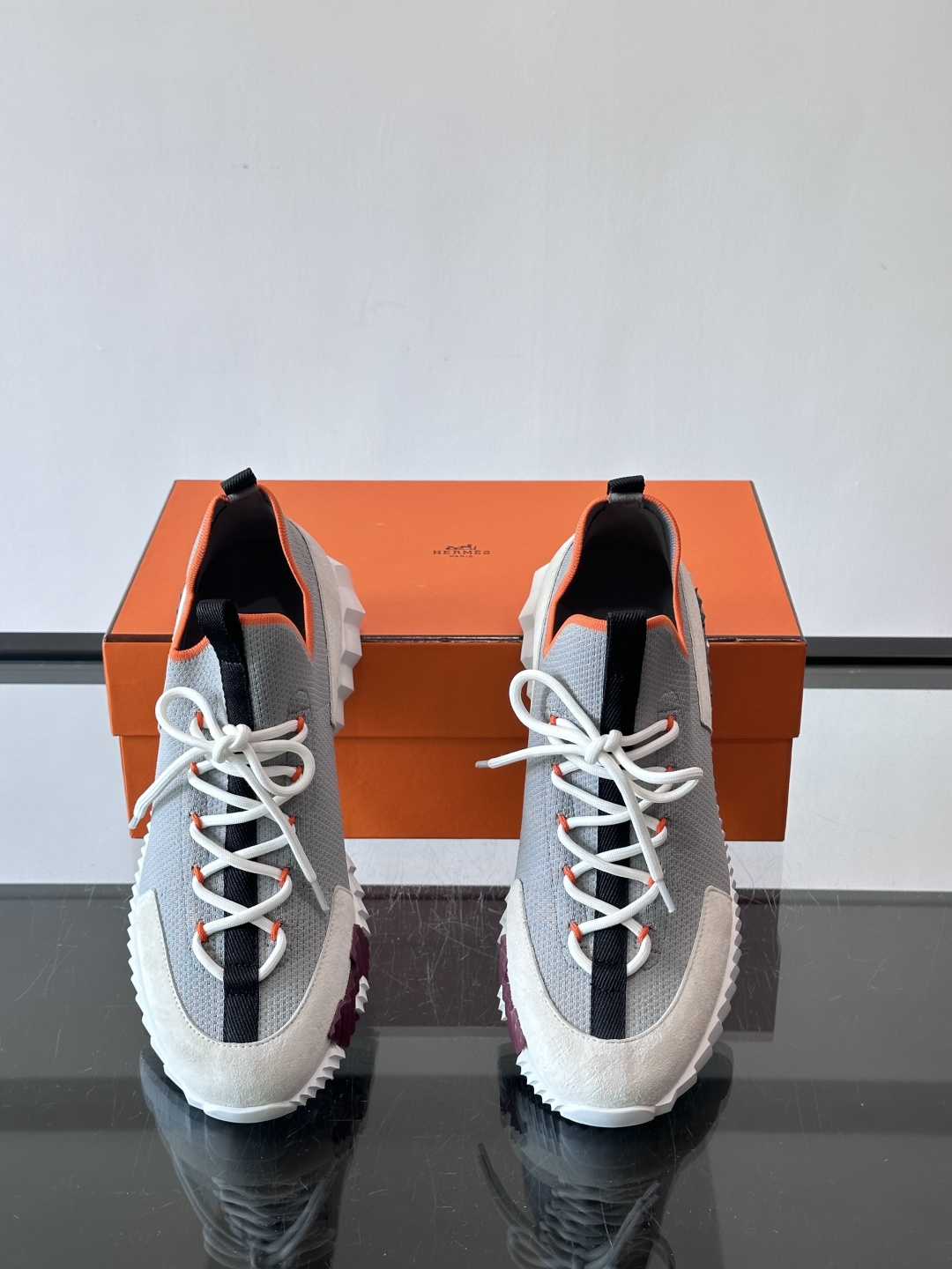 H家🏠爱马仕🐎Bouning系列男士运动鞋，采用飞织工艺制作+麂皮拼接，搭配橡胶鞋底，撞色设计超有辨识度