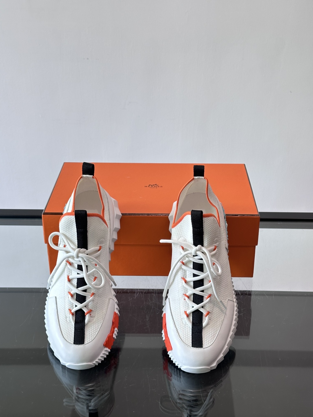 H家🏠爱马仕🐎Bouning系列男士运动鞋，采用飞织工艺制作+麂皮拼接，搭配橡胶鞋底，撞色设计超有辨识度