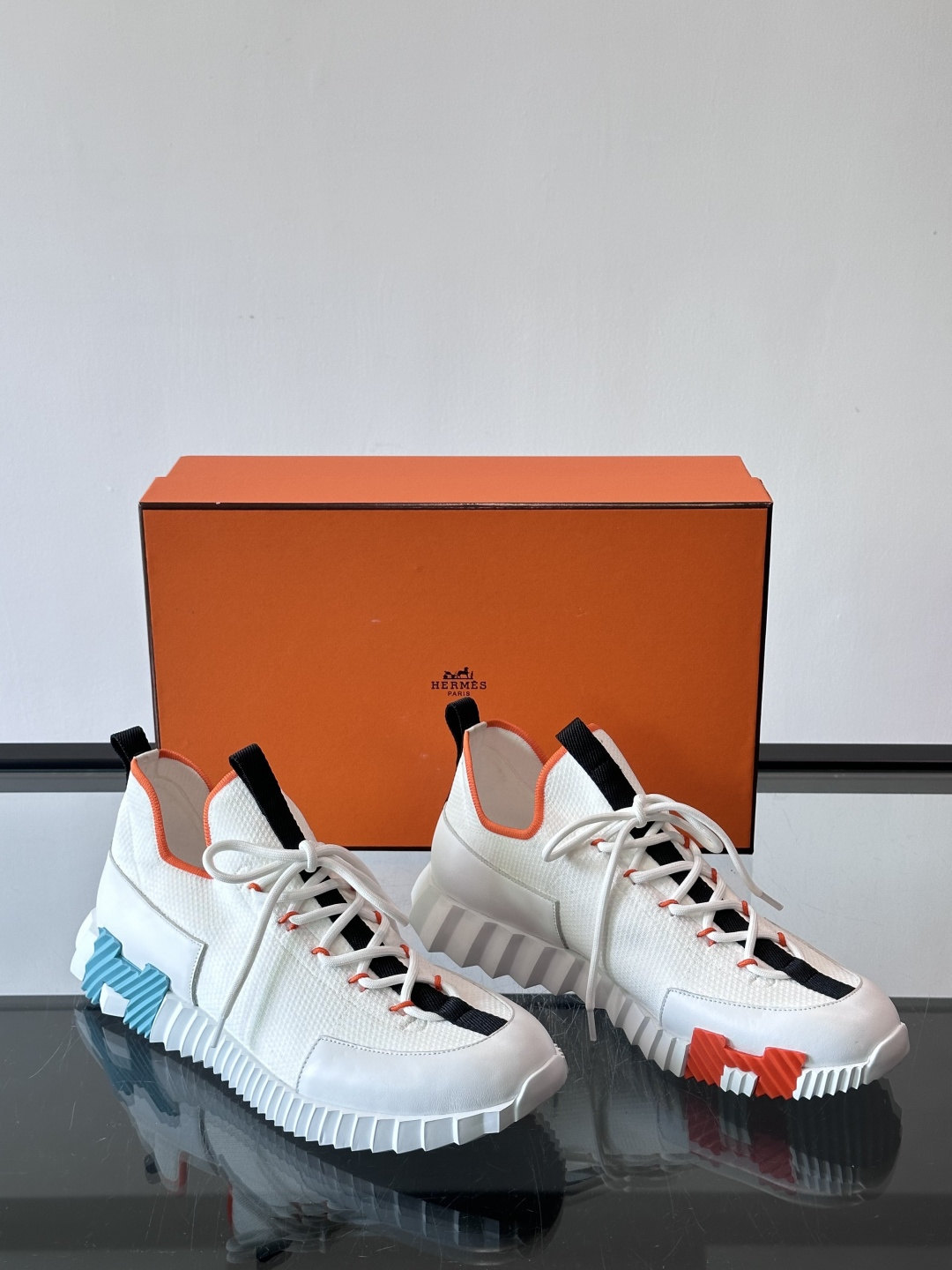 H家🏠爱马仕🐎Bouning系列男士运动鞋，采用飞织工艺制作+麂皮拼接，搭配橡胶鞋底，撞色设计超有辨识度