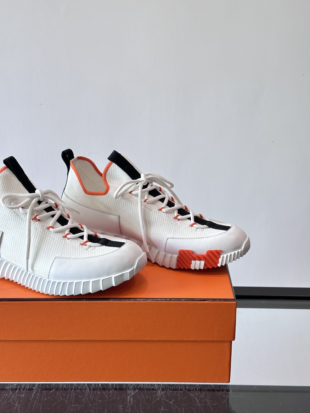 H家🏠爱马仕🐎Bouning系列男士运动鞋，采用飞织工艺制作+麂皮拼接，搭配橡胶鞋底，撞色设计超有辨识度