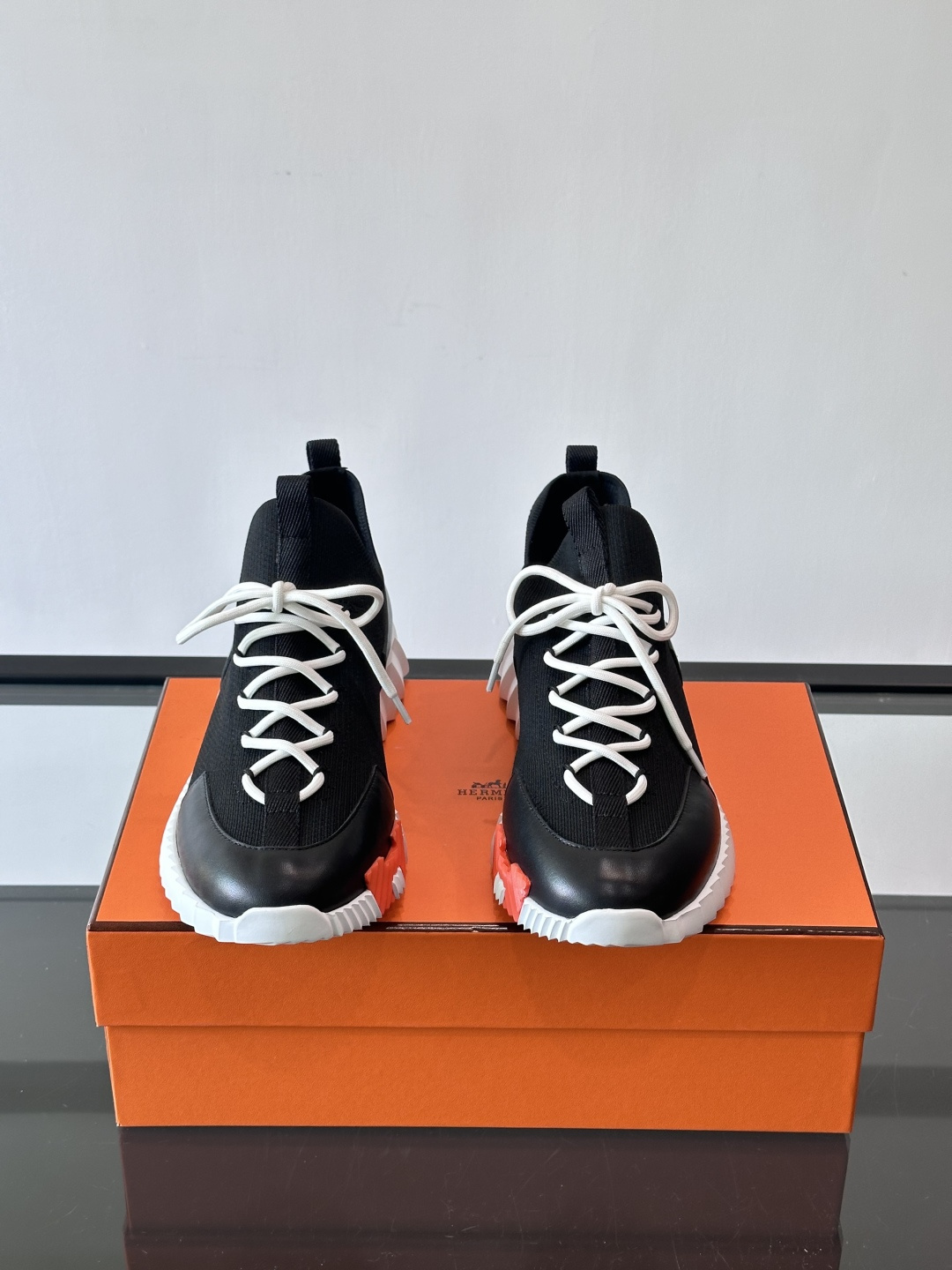 H家🏠爱马仕🐎Bouning系列男士运动鞋，采用飞织工艺制作+麂皮拼接，搭配橡胶鞋底，撞色设计超有辨识度