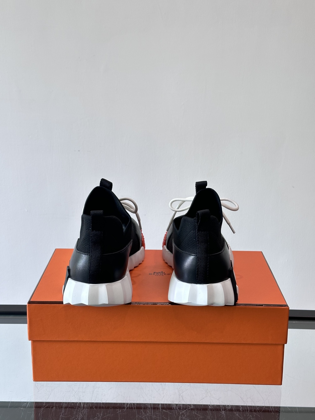 H家🏠爱马仕🐎Bouning系列男士运动鞋，采用飞织工艺制作+麂皮拼接，搭配橡胶鞋底，撞色设计超有辨识度